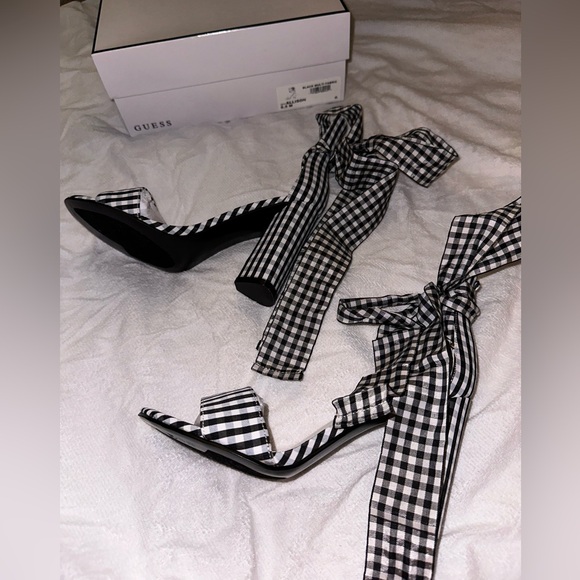 GUESS | Allison Gingham Chunky Heeled Sandals, size 6.5 - Picture 2 of 10